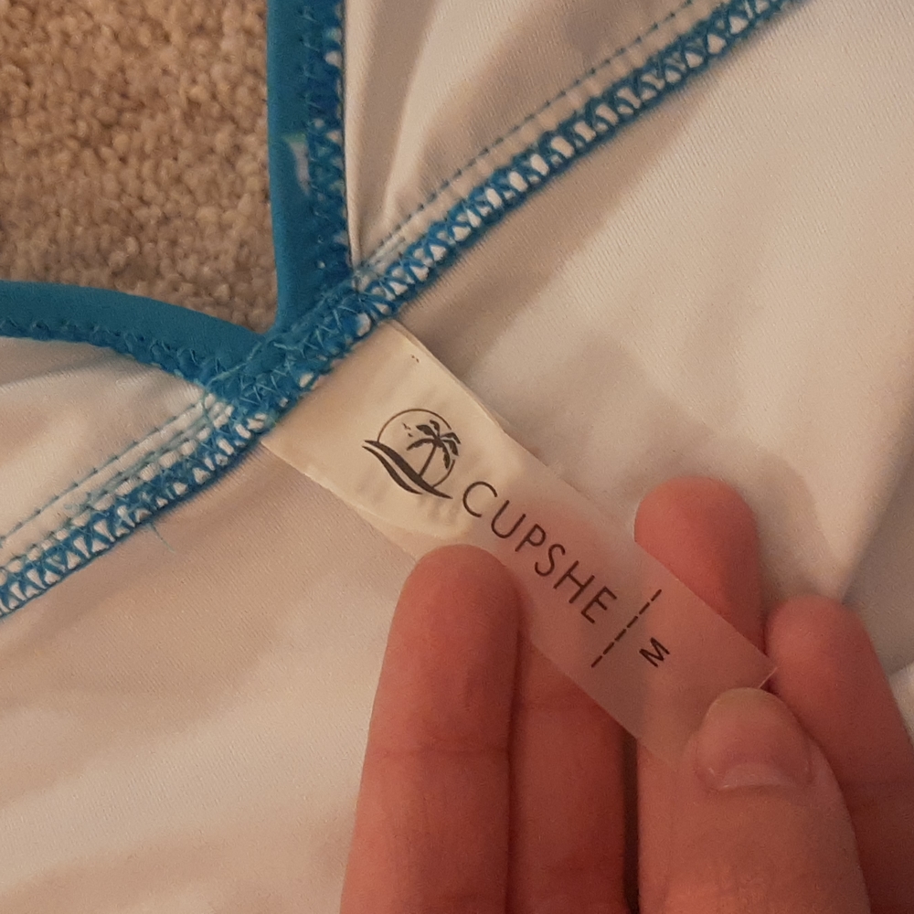 Cupshe Ruffle Floral One Piece - Picture 4 of 6